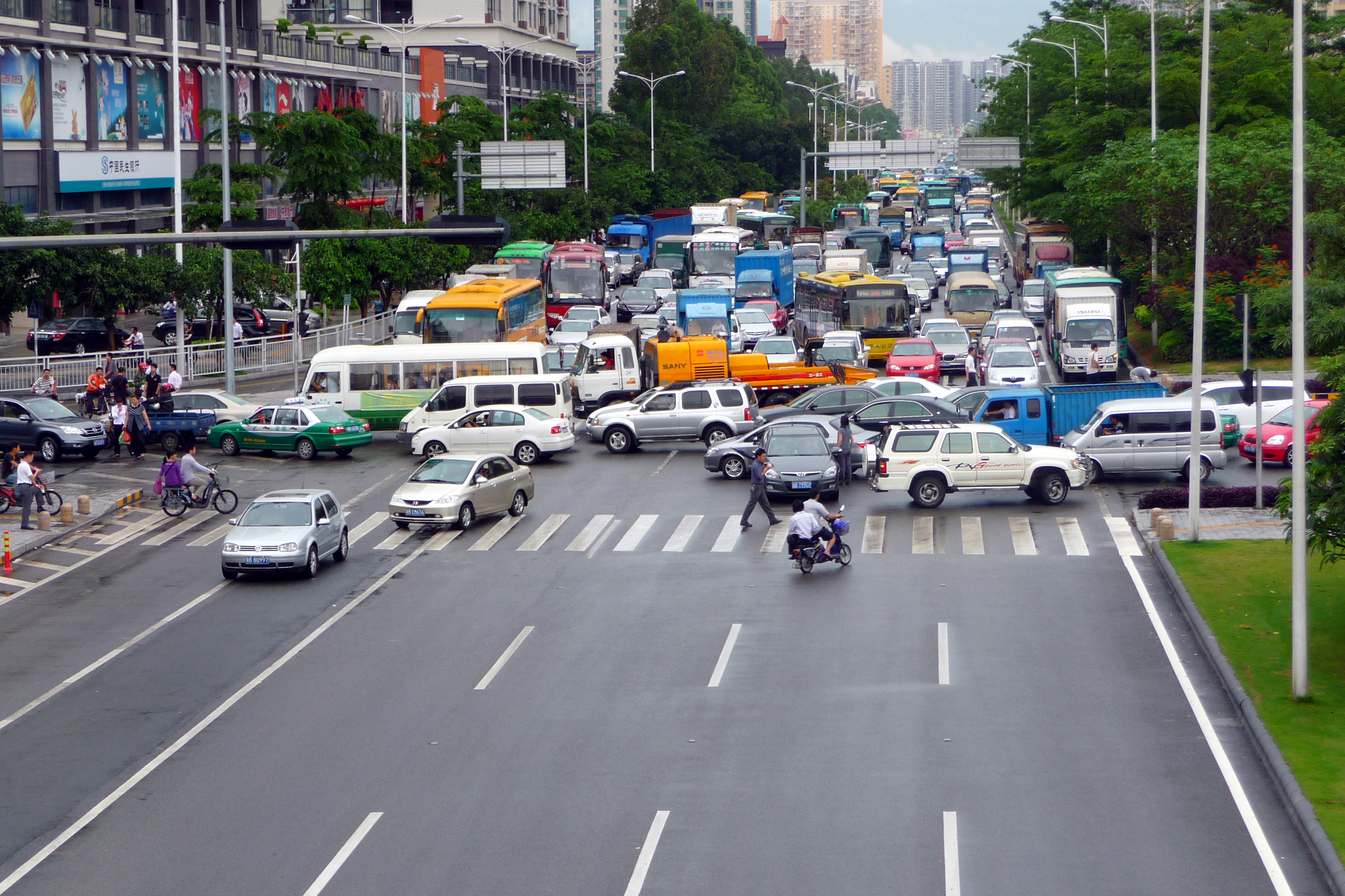 Morning traffic chaos Shenzhen
