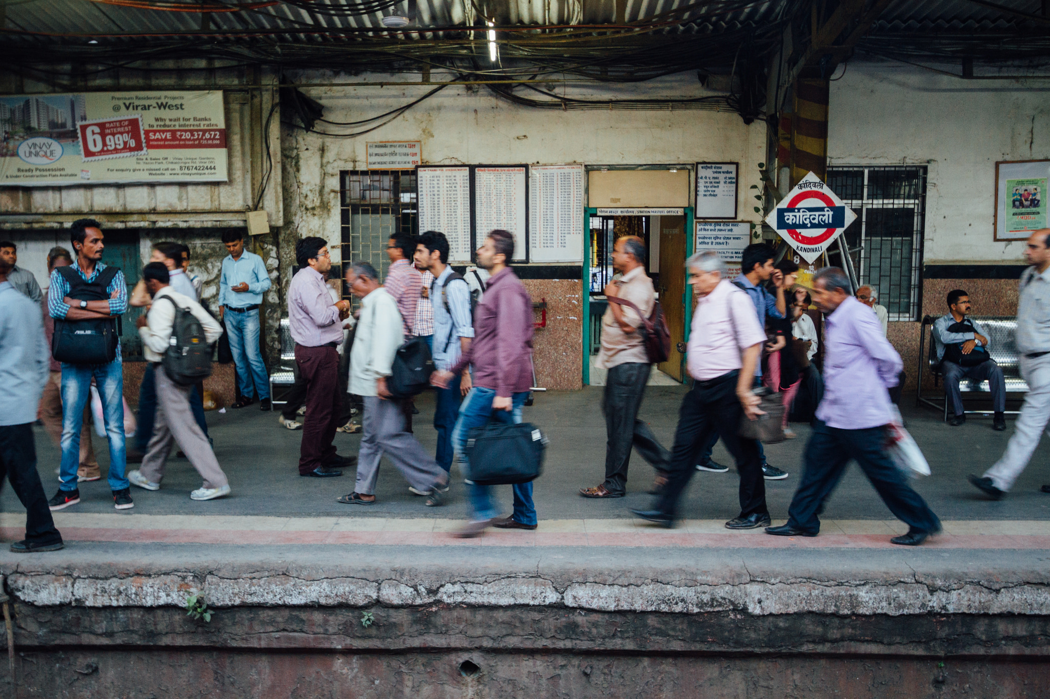 Afternoon in Kandivali Train Station, Mumbai